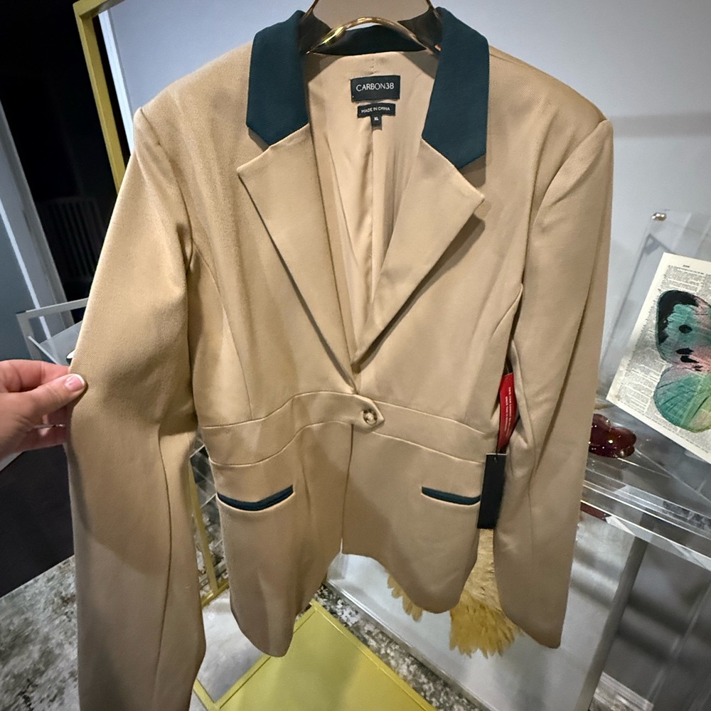 Carbon 38 Slim Tan One Button Blazer with Green Accent Collar and pocket trim - Picture 8 of 13